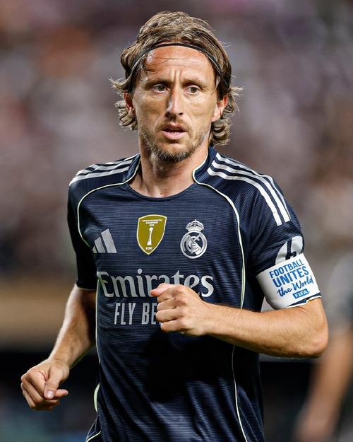 梦幻吧？非得分手的41岁詹姆斯命中率51%，超级得分手巅峰科比47%